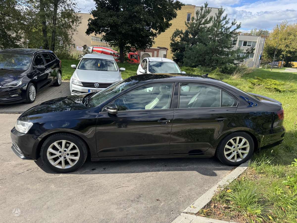 Volkswagen Jetta - 12