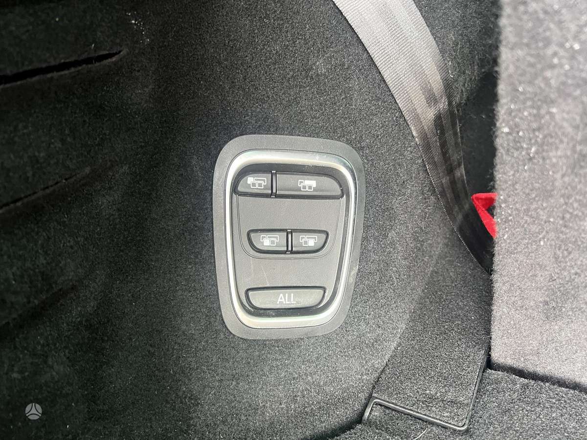 Renault Grand Scenic - 12