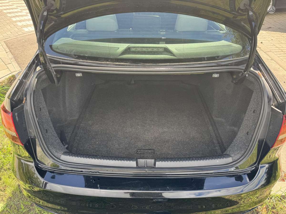 Volkswagen Jetta - 10