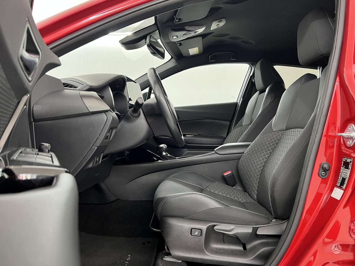 Toyota C-HR - 11