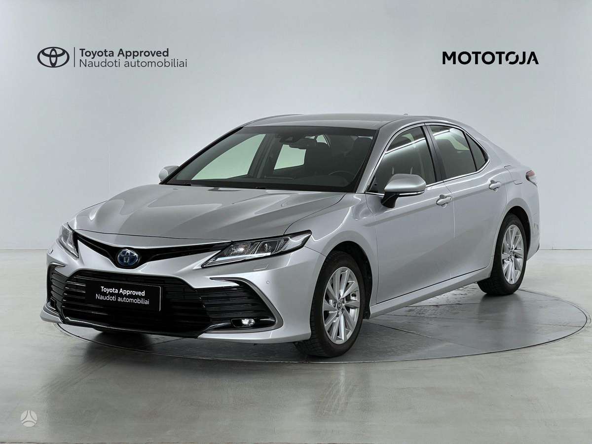Toyota Camry - 1