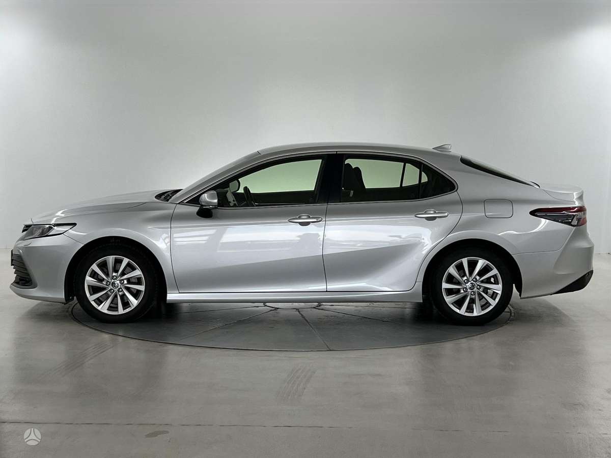 Toyota Camry - 3