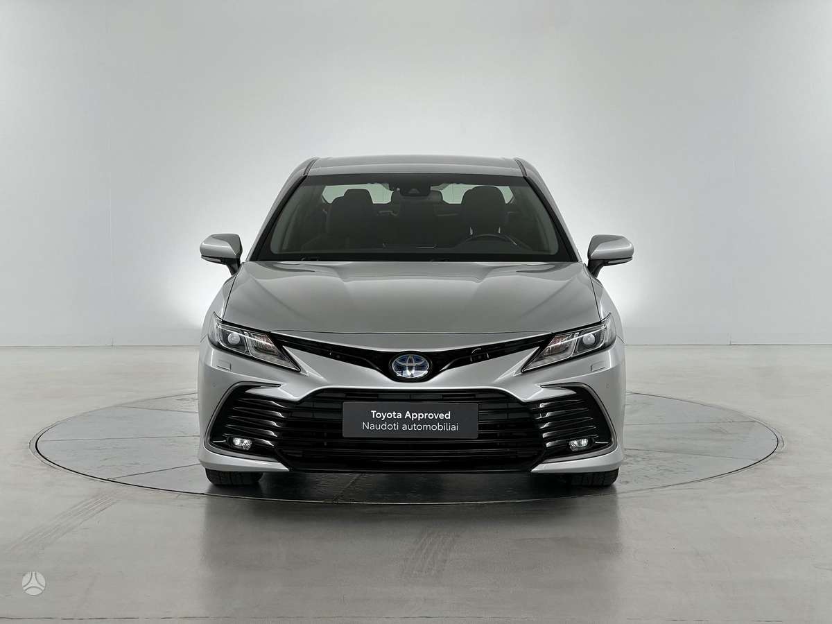 Toyota Camry - 5