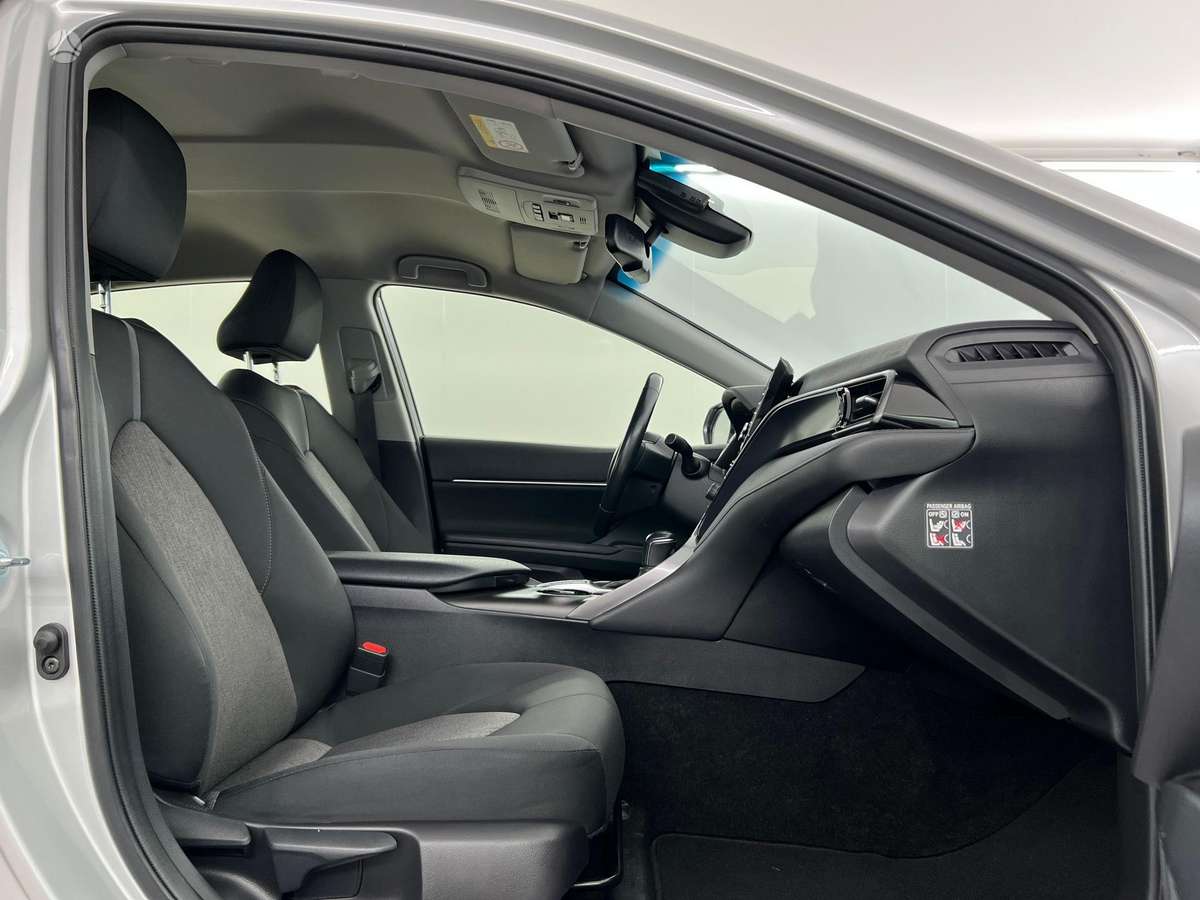 Toyota Camry - 6
