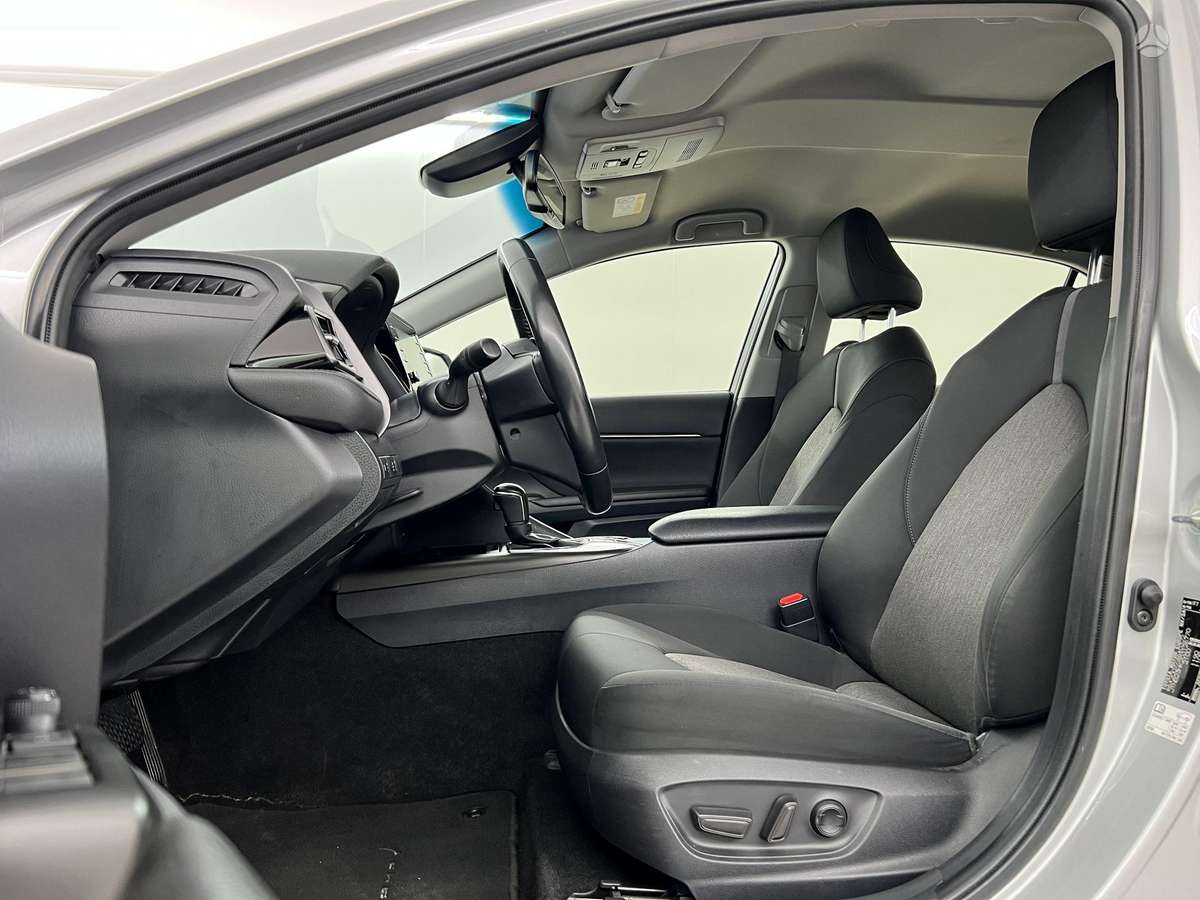 Toyota Camry - 11