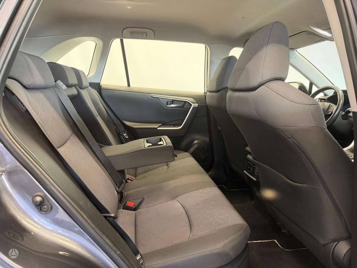 Toyota RAV4 - 7