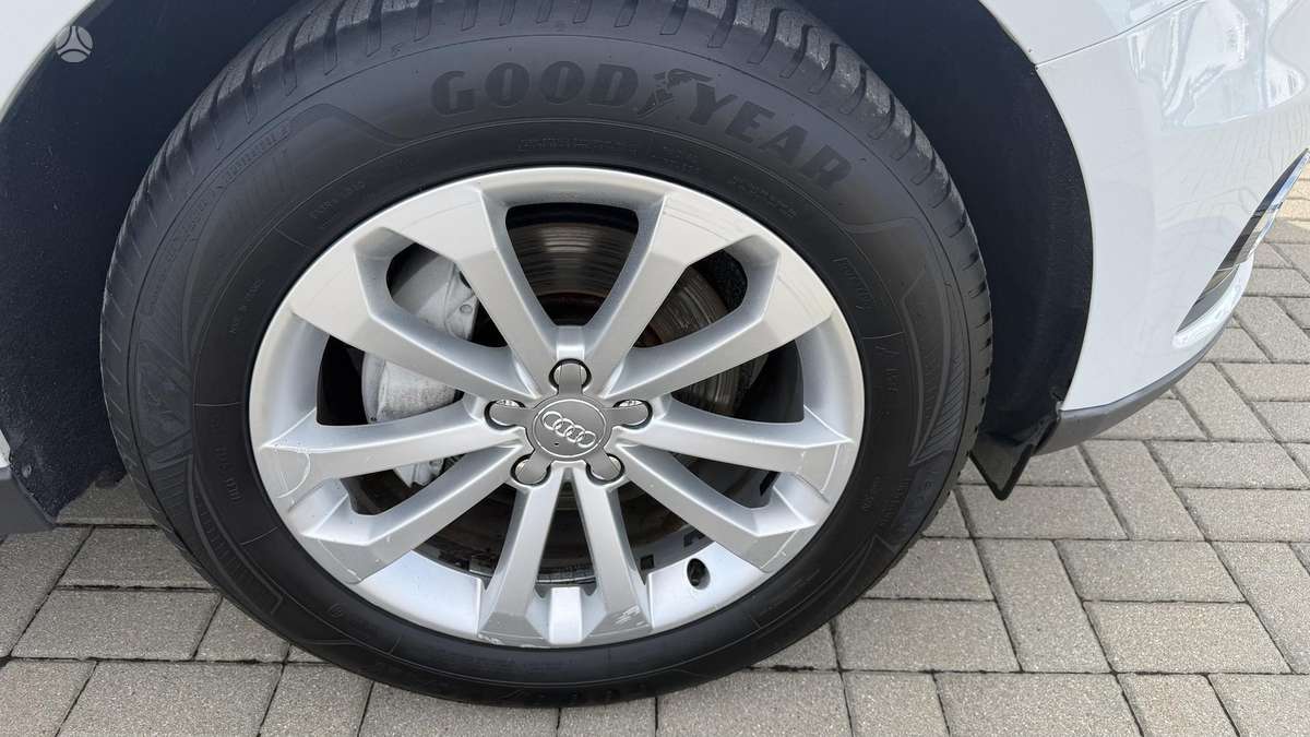 Audi Q5, 2.0 l., Внедорожник / Кроссовер