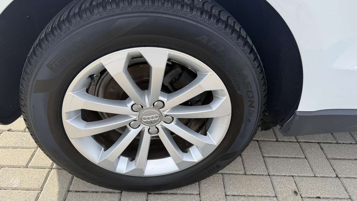 Audi Q5, 2.0 l., Внедорожник / Кроссовер