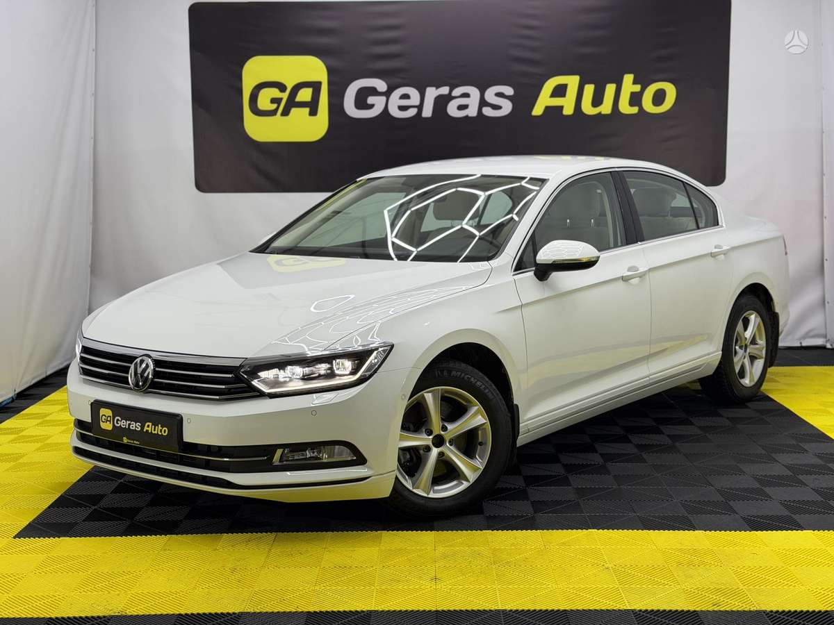 Volkswagen Passat - 1