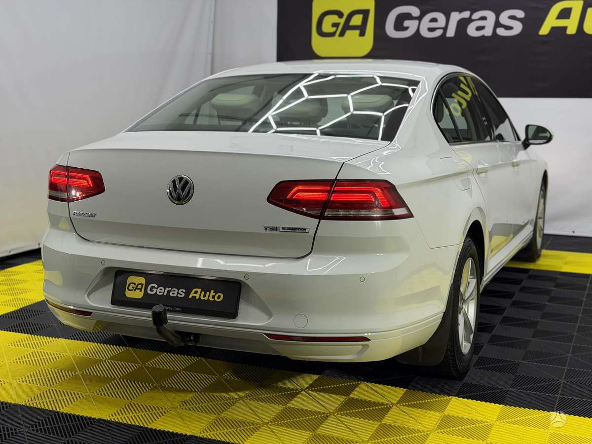 Volkswagen Passat - 4