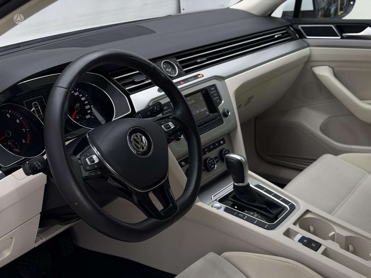 Volkswagen Passat - 7