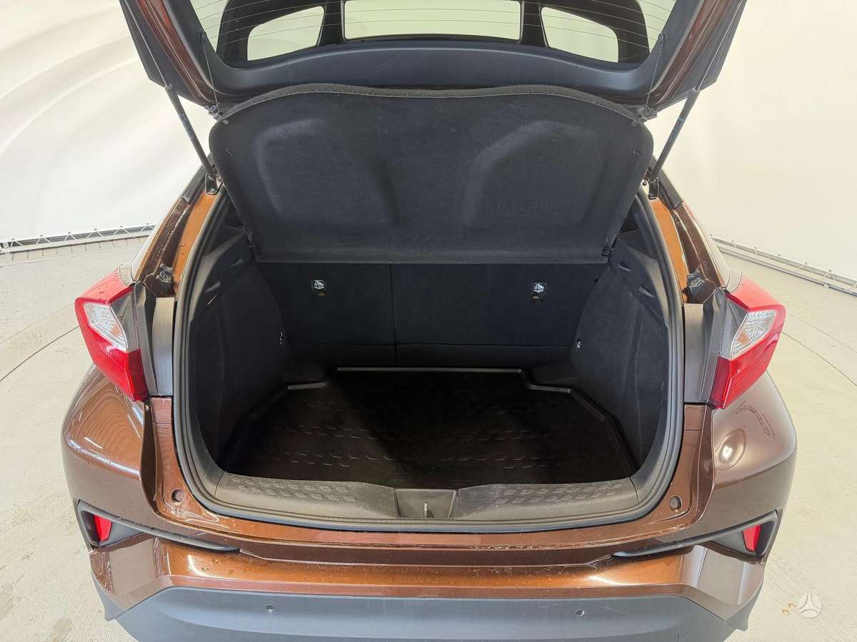 Toyota C-HR, 1.2 l., Пикап