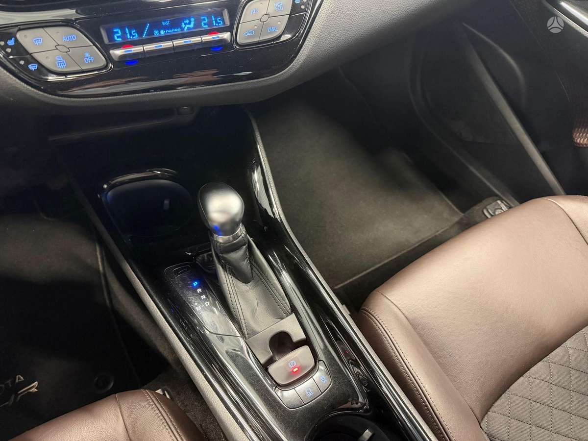 Toyota C-HR, 1.2 l., Пикап