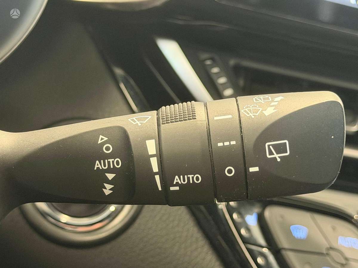 Toyota C-HR, 1.2 l., Пикап
