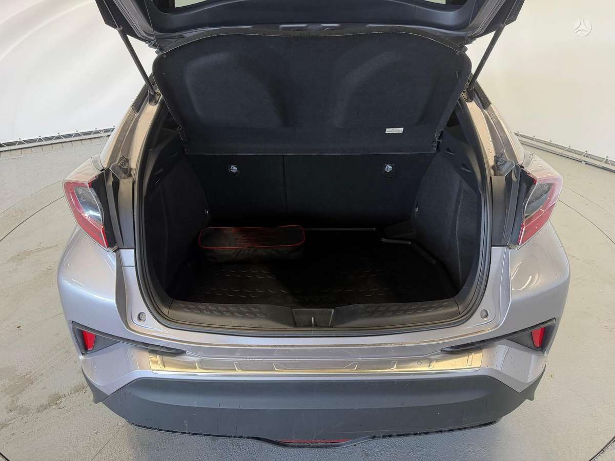 Toyota C-HR - 10