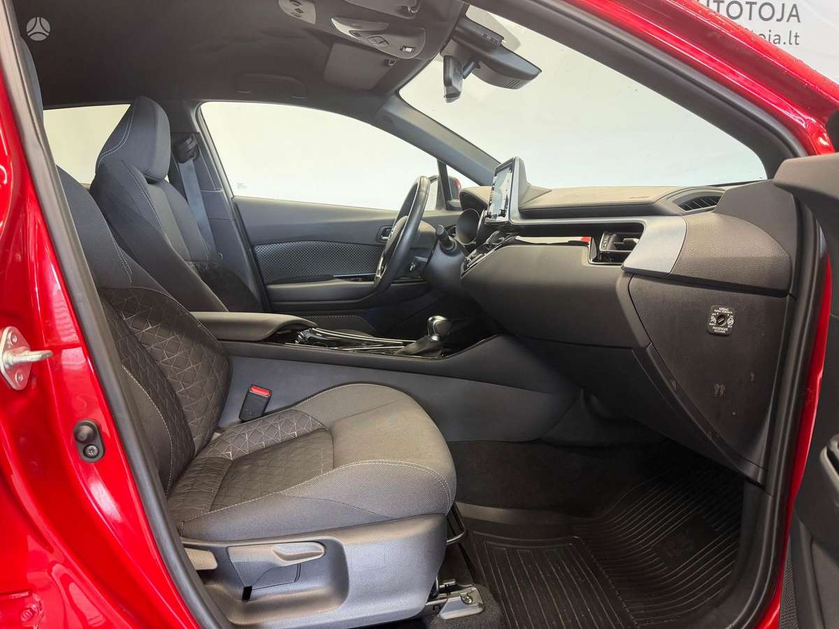 Toyota C-HR - 6