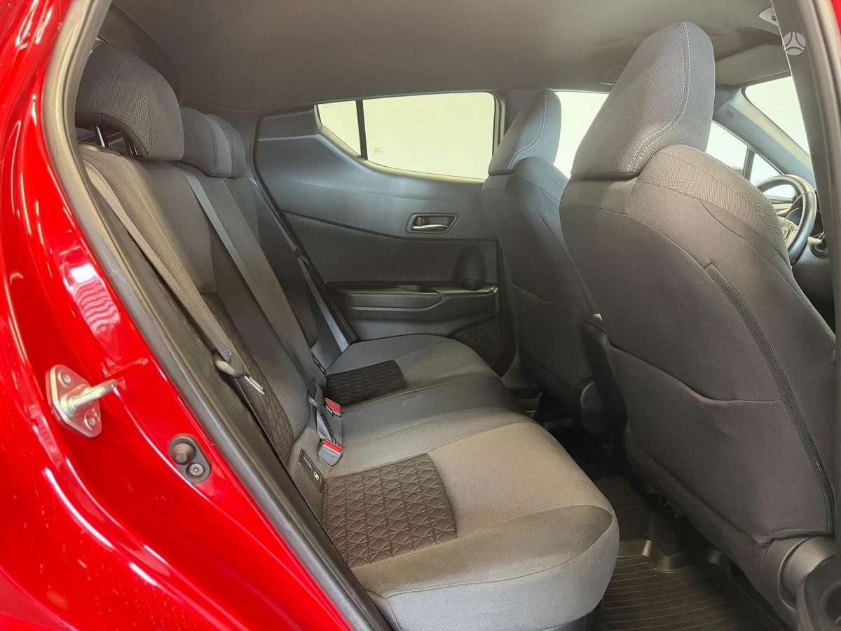 Toyota C-HR - 7