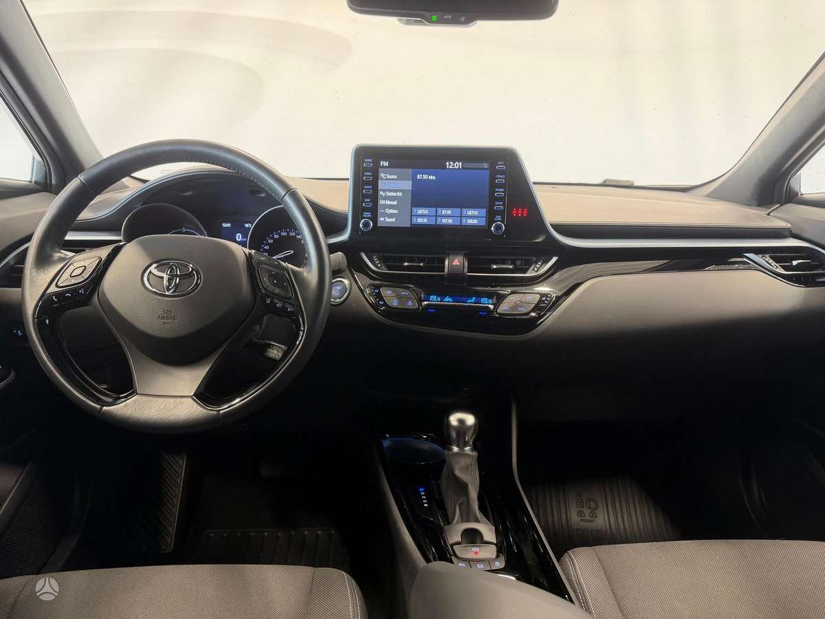 Toyota C-HR - 8