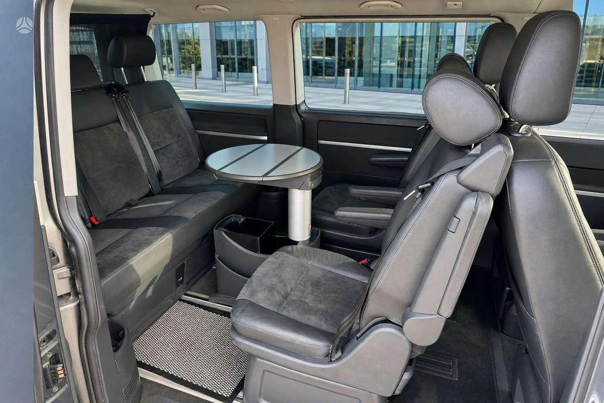 Volkswagen Multivan - 10