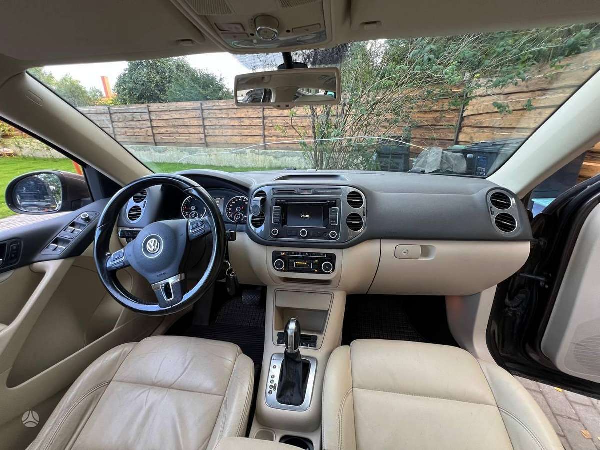 Volkswagen Tiguan - 12
