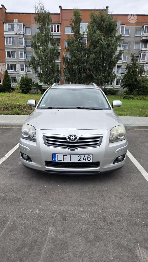 Toyota Avensis - 2