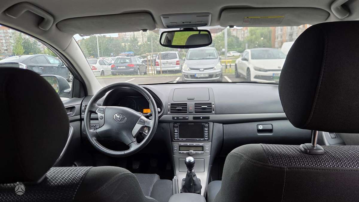 Toyota Avensis - 10