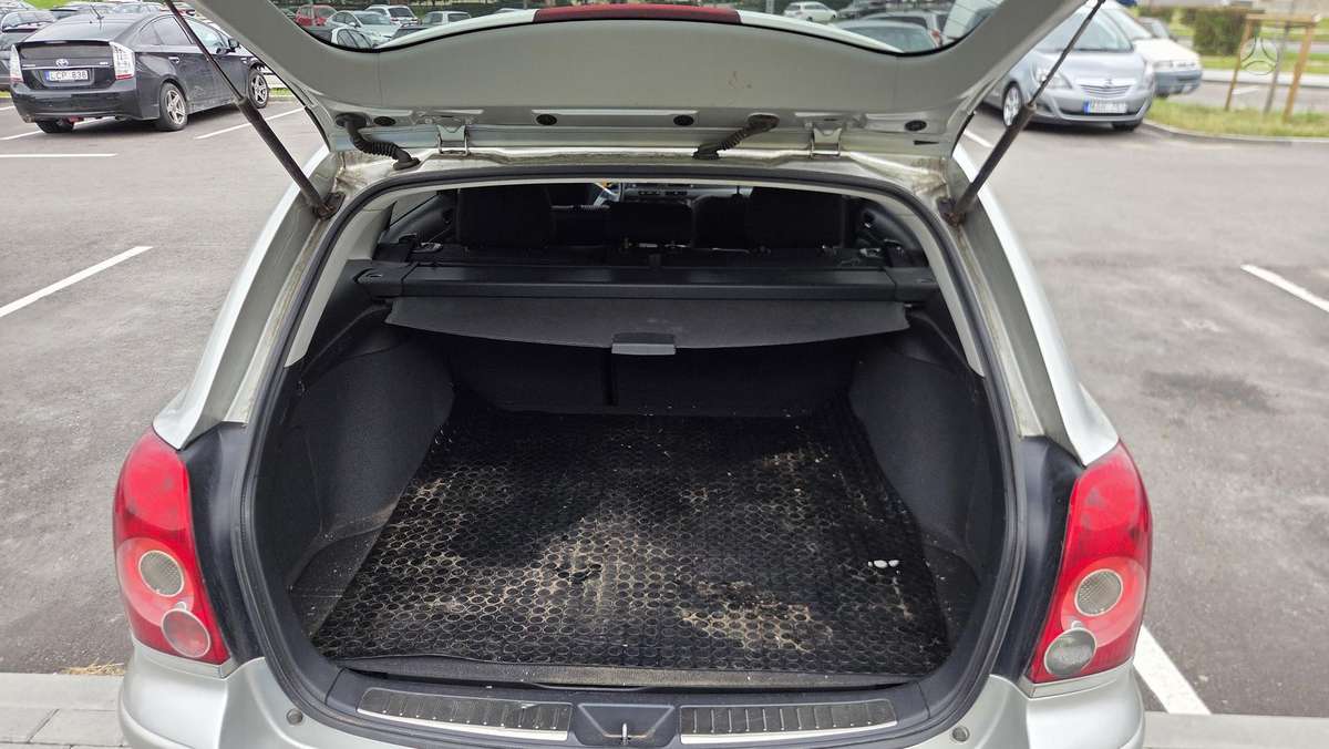 Toyota Avensis, 2.2 l., Универсал