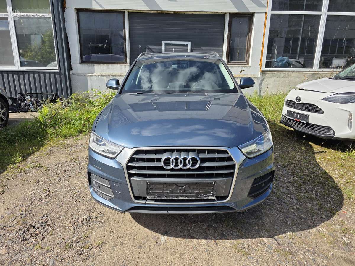 Audi Q3, 2.0 l., Внедорожник / Кроссовер