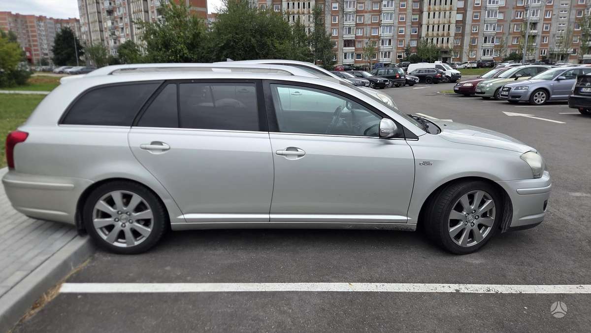 Toyota Avensis - 7
