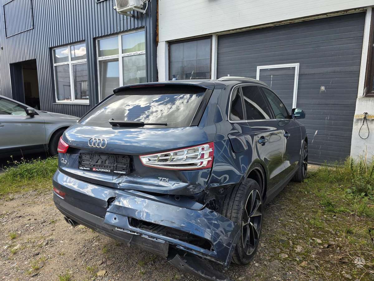Audi Q3, 2.0 l., Внедорожник / Кроссовер