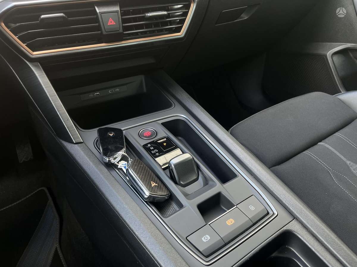 Cupra Leon, 1.5 l., Хэтчбек