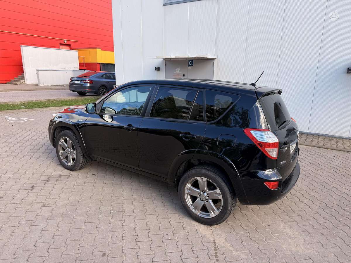 Toyota RAV4 - 5