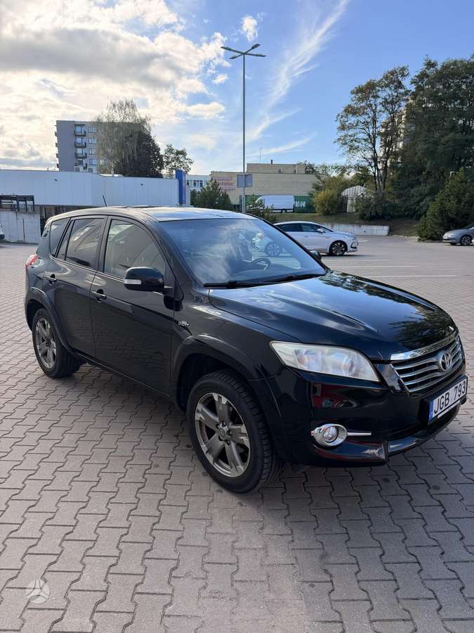 Toyota RAV4 - 8