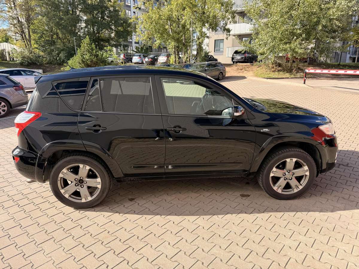 Toyota RAV4 - 11