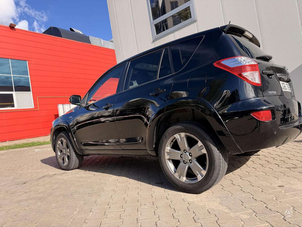 Toyota RAV4 - 4