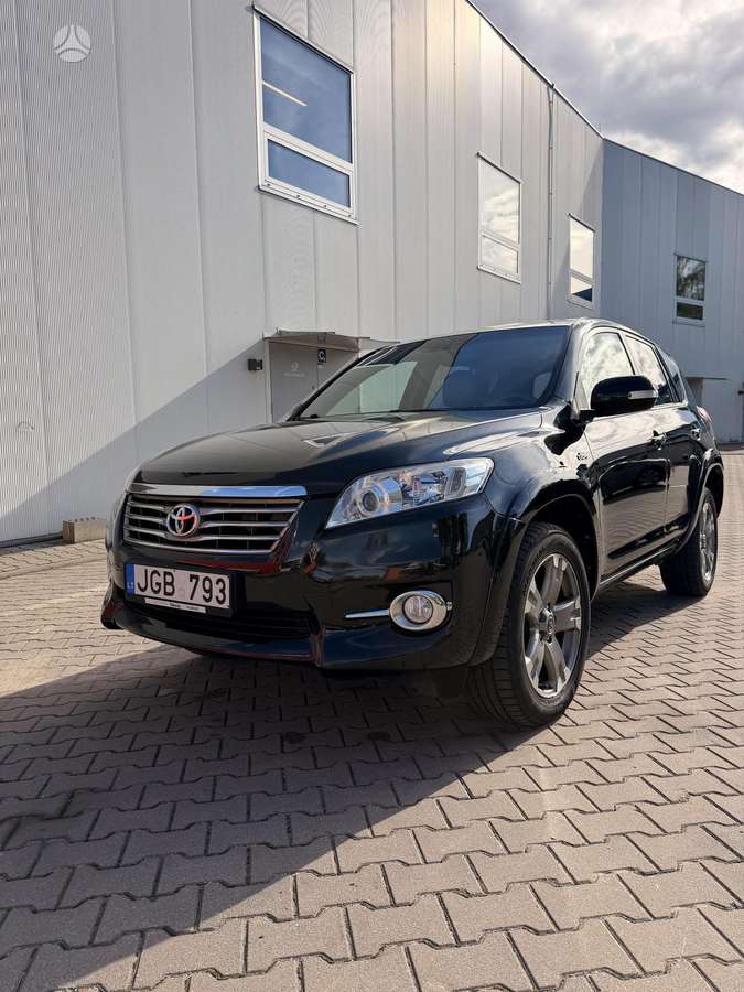 Toyota RAV4 - 1