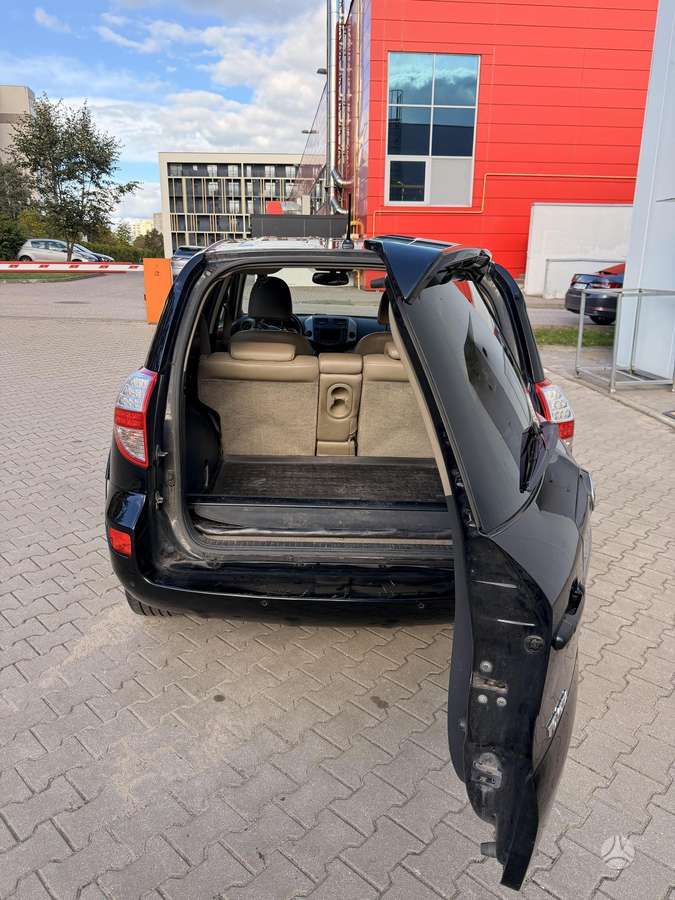 Toyota RAV4 - 12