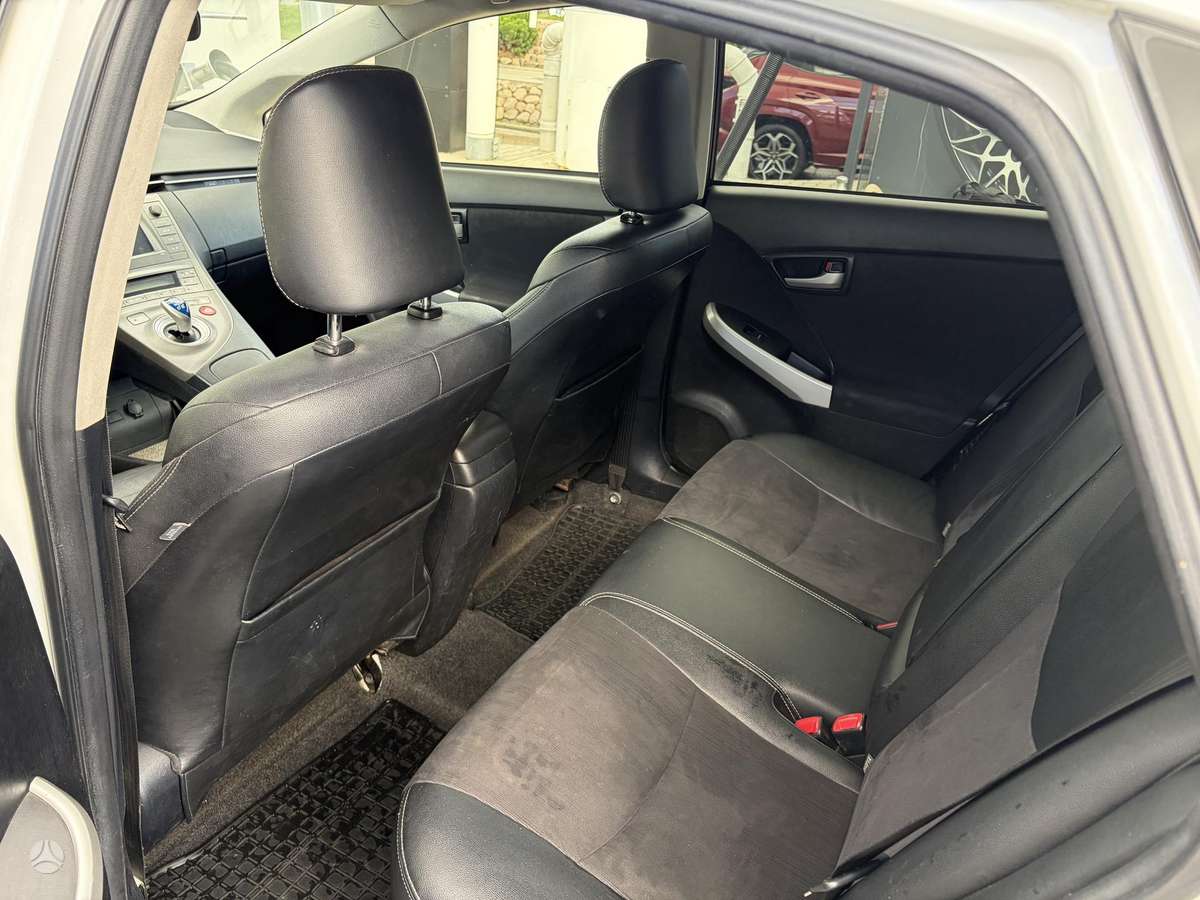 Toyota Prius - 11
