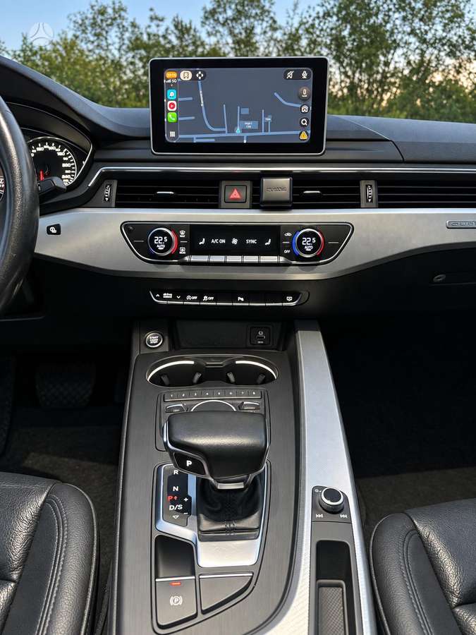 Audi A4, 2.0 l., saloon / sedan