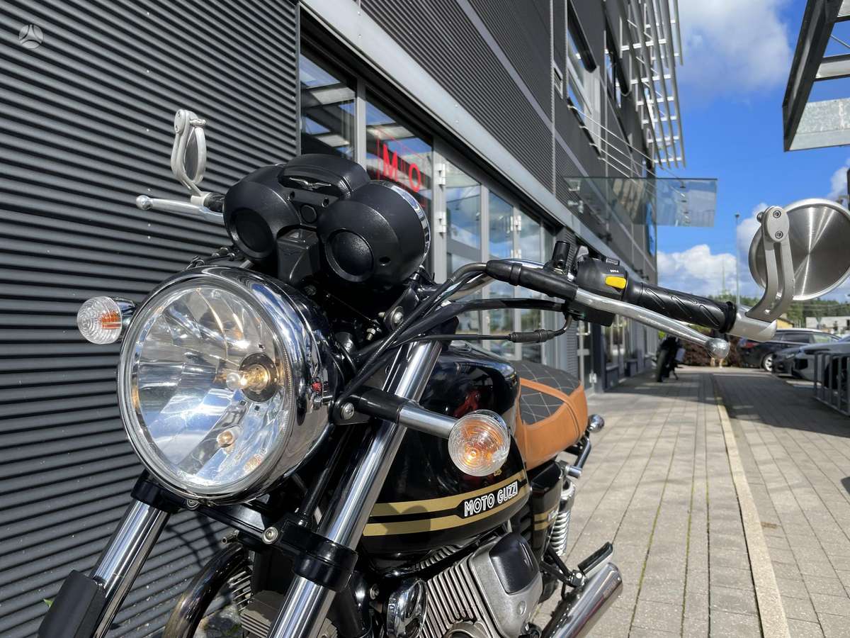 Moto Guzzi V7 750cc, street / classic