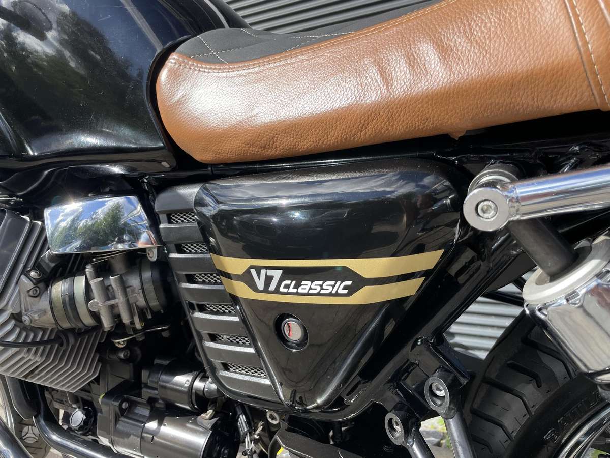 Moto Guzzi V7 750cc, street / classic