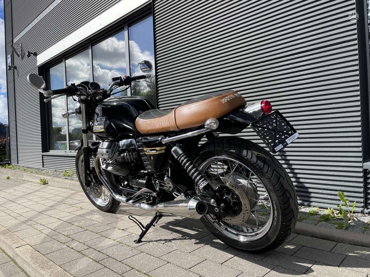 Moto Guzzi V7 750cc, street / classic