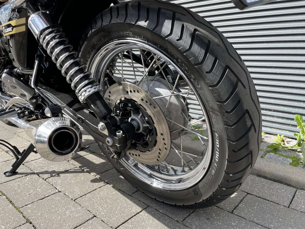 Moto Guzzi V7 750cc, street / classic