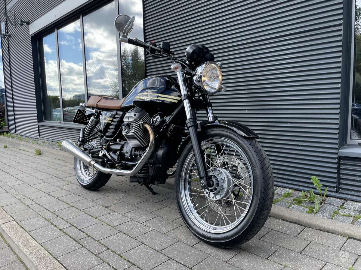 Moto Guzzi V7 750cc, street / classic