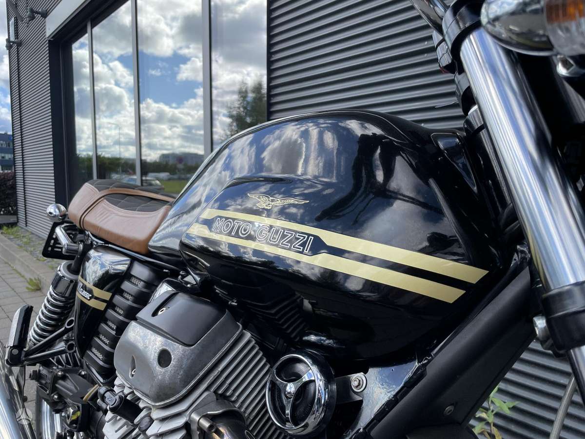 Moto Guzzi V7 750cc, street / classic
