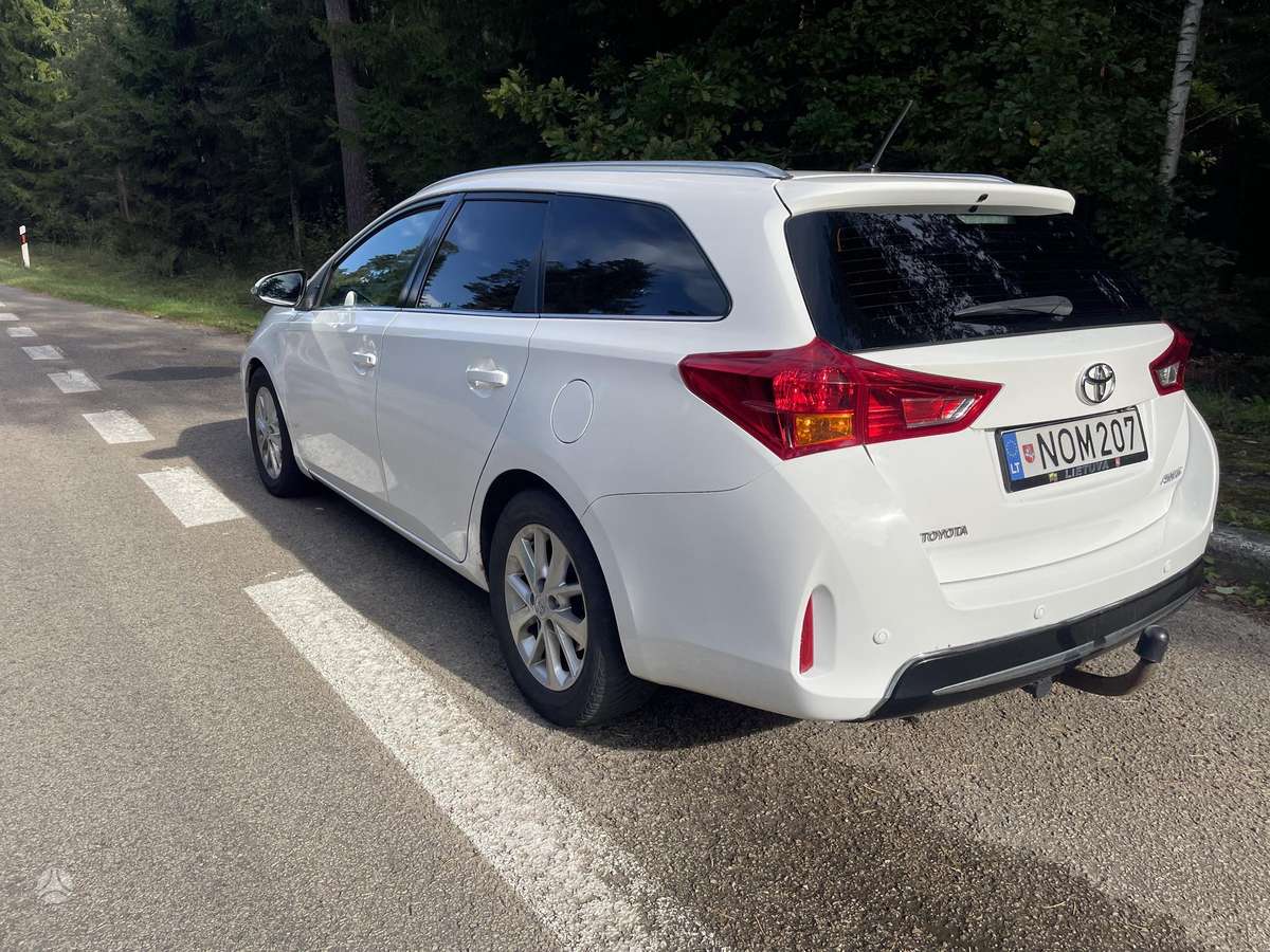Toyota Auris - 4