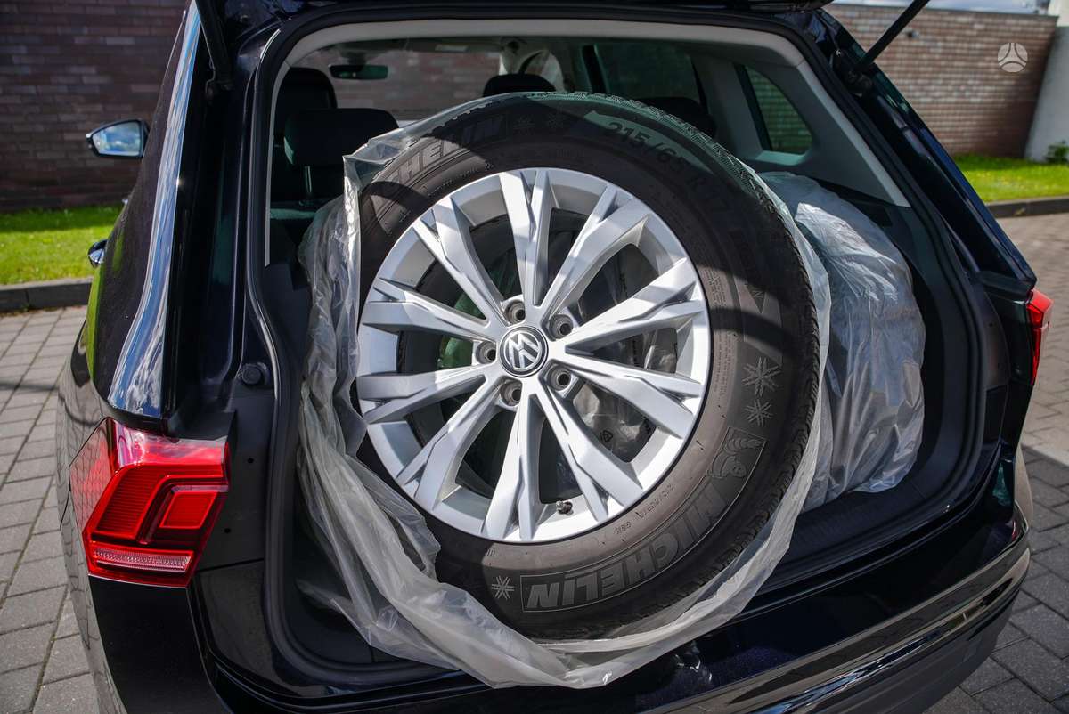Volkswagen Tiguan - 9