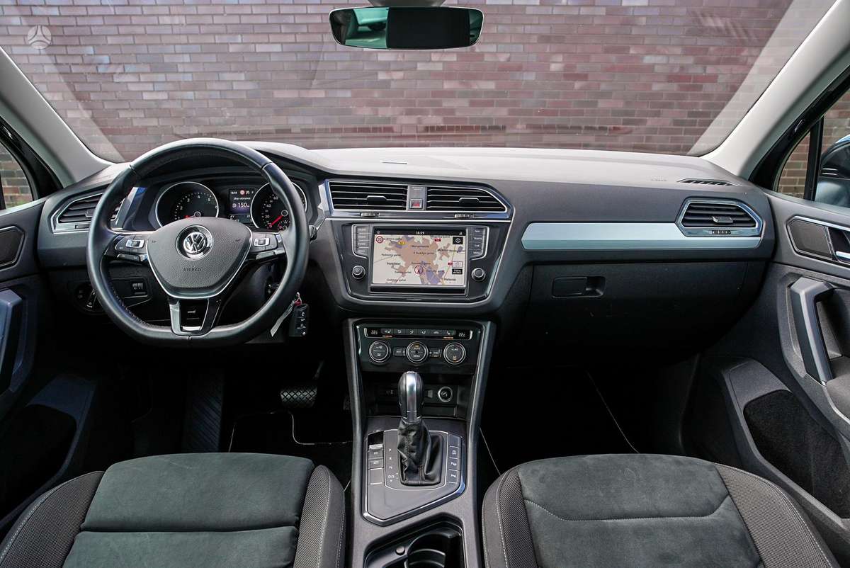 Volkswagen Tiguan - 11