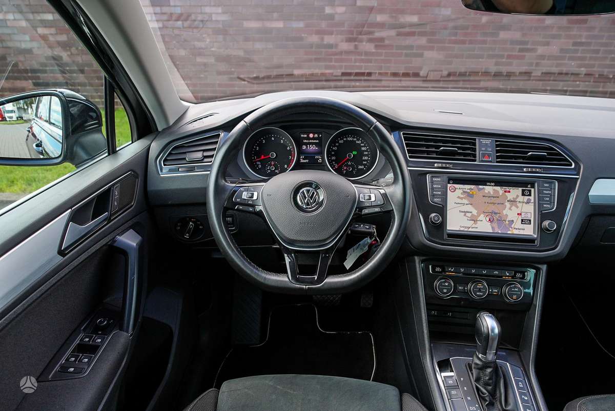 Volkswagen Tiguan - 12