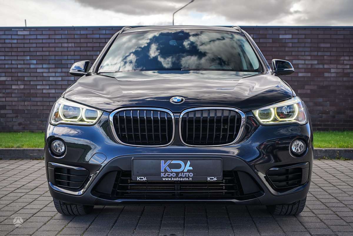 BMW X1, 2.0 l., off-road / crossover